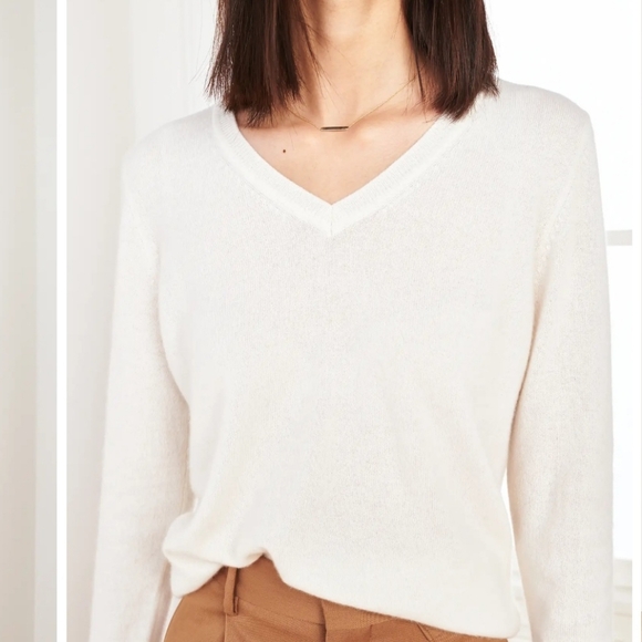 Quince Sweaters - Quince Cashmere Cream Ivory White V-Neck Women's Sweater Size Medium